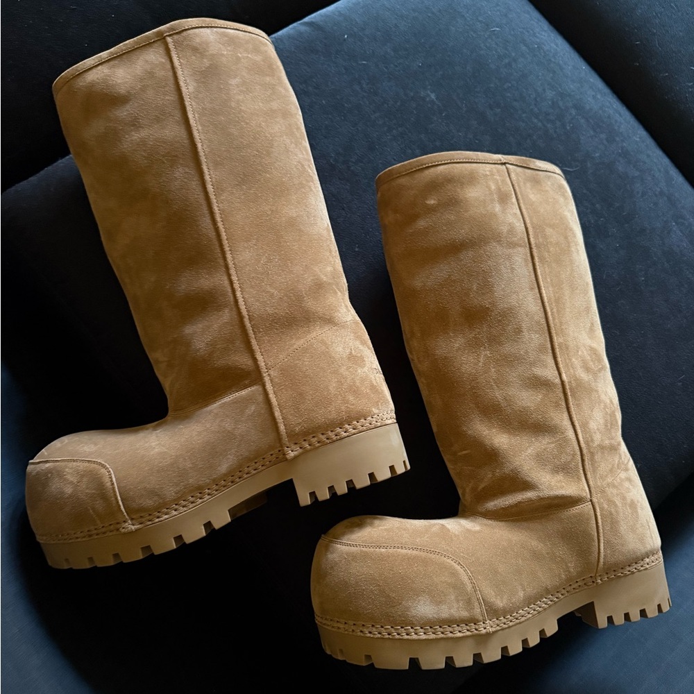 Women’s balenciaga alaska boots tall size 39(us9) they run big - Picture 1 of 4